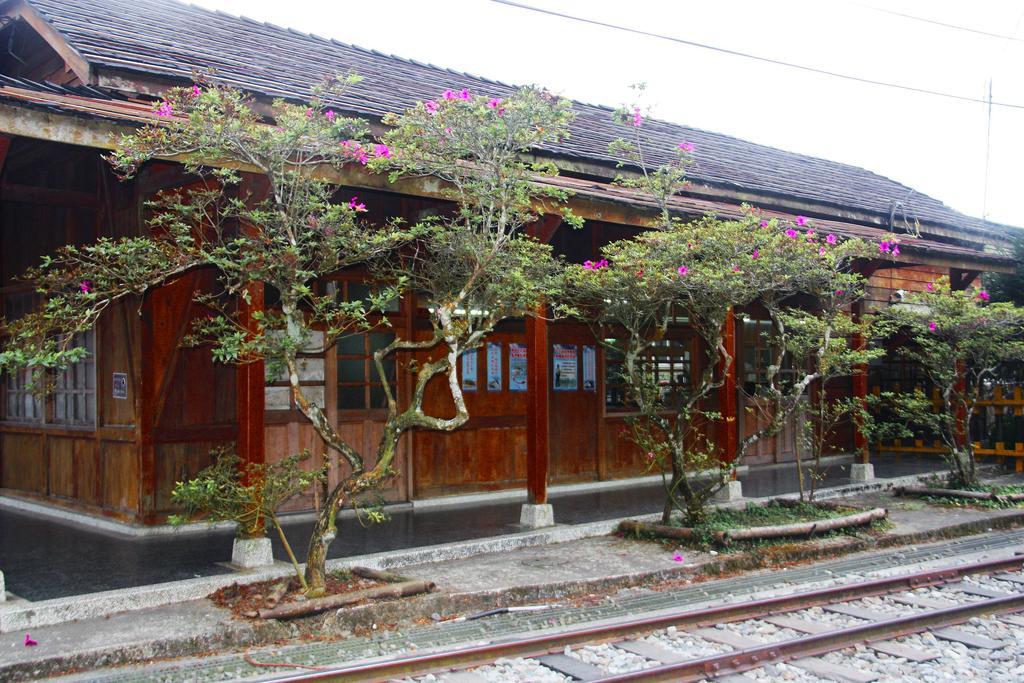 Zhongshan Hostel Fenchihu Exterior photo